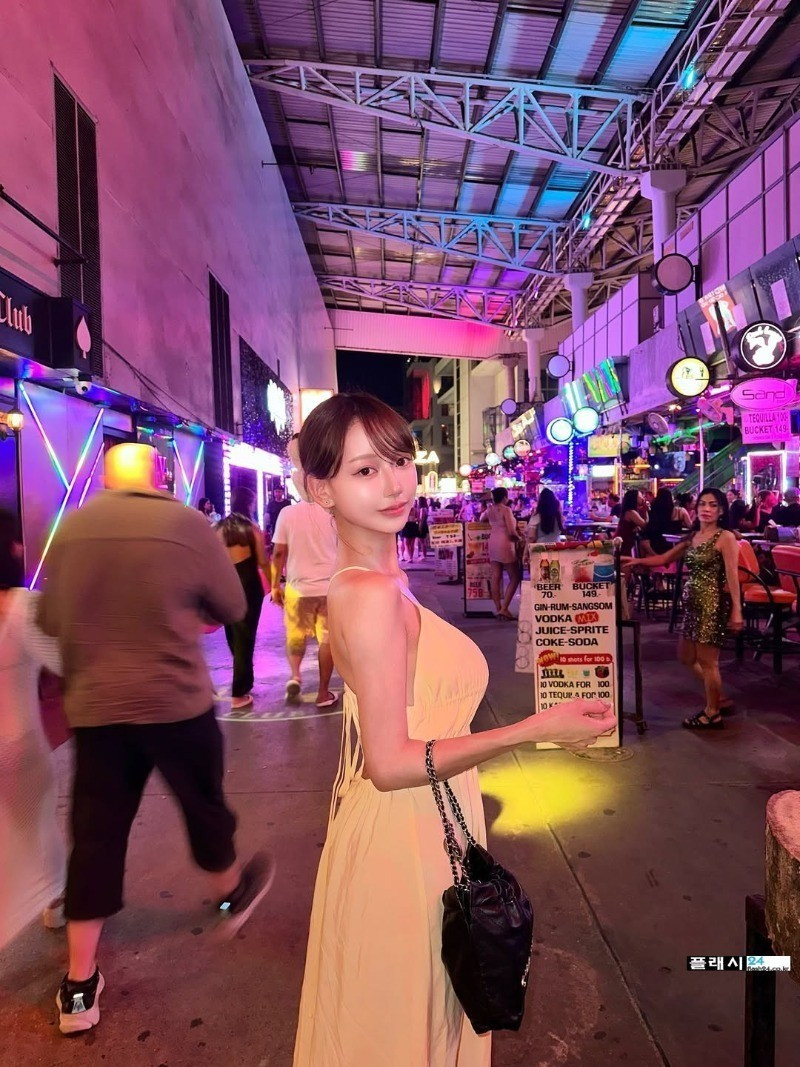 bt02f5802c45645ee70d7a3ec9d8426802.jpeg