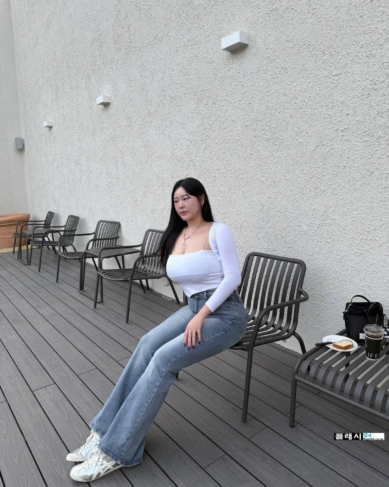bt2d16709f85c9f9bfb9023b7e91d4e64f.jpeg