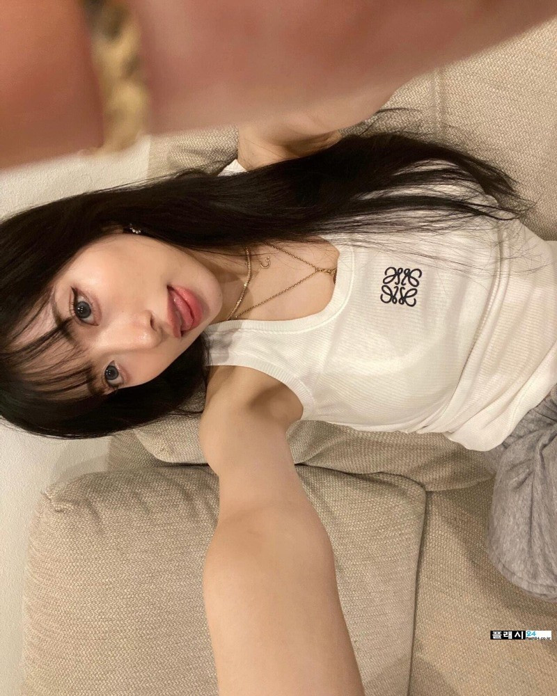 bt4bb3aea15b6d5f483fe76256cde026f6.jpeg
