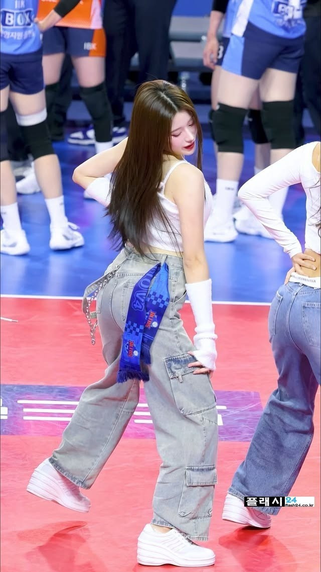 btcef33a53a3f2461ee945b511940fc0ac.jpeg